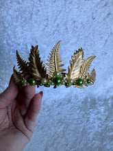 Load image into Gallery viewer, Green Garden Brass Fern Crown